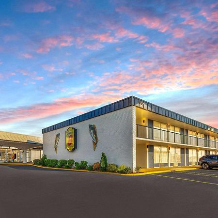 Super 8 By Wyndham Riverside Al Exterior photo